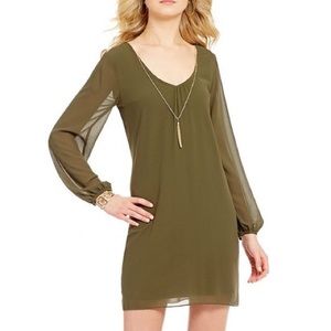 San Francisco Bar-Back Necklace Green Shift Dress